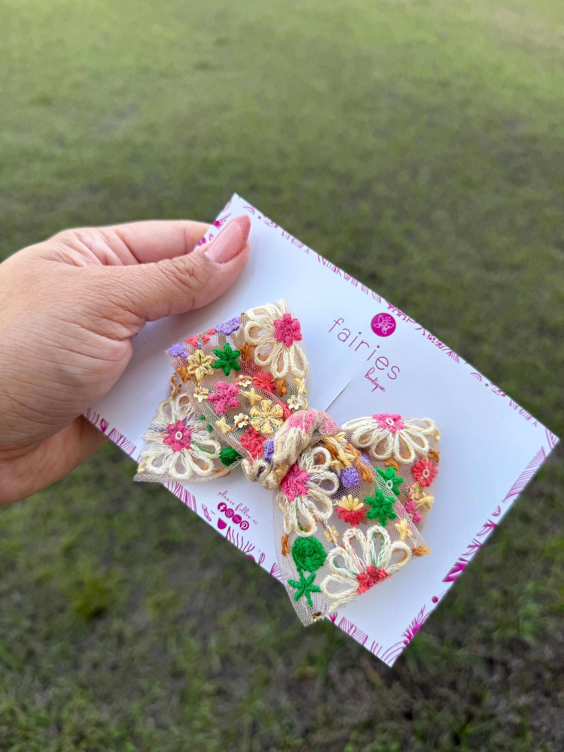 The Vale Hair bow