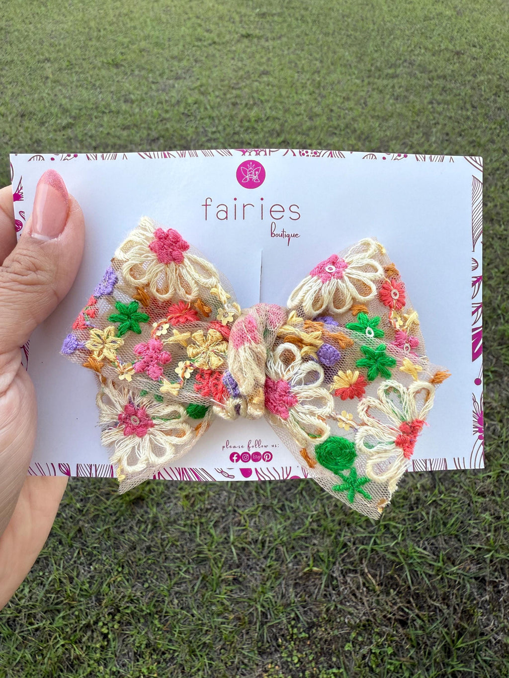 The Vale Hair bow